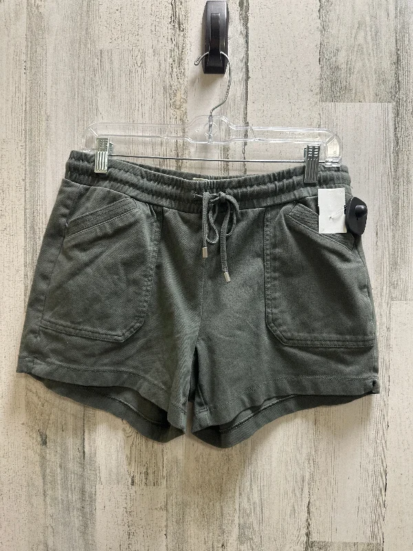 Special Savings Green Shorts St John Collection, Size 4